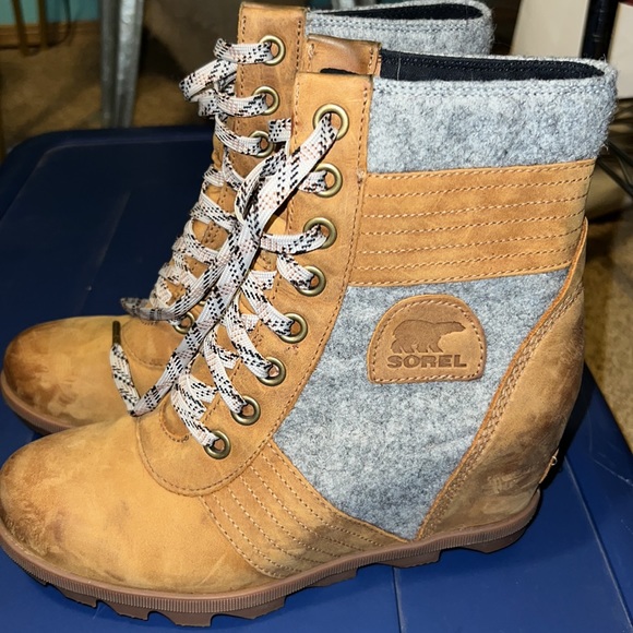 Sorel Joan of Arc Tie up Wedges - Picture 2 of 5